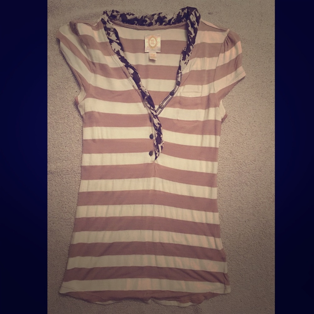 Soft, fitted top